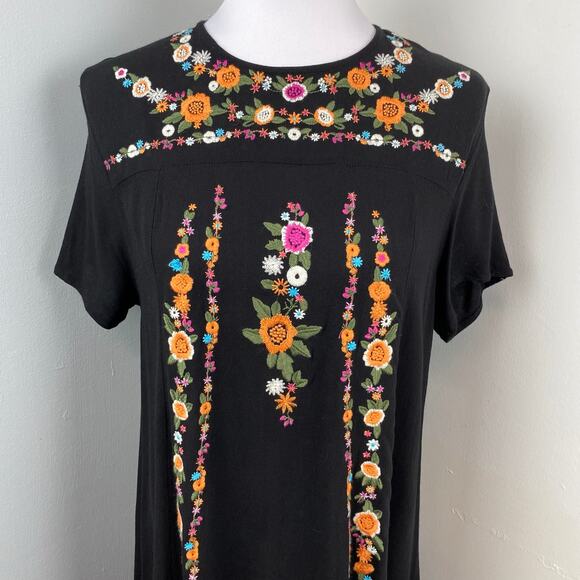 Umgee Black Colorful Floral Embroidered A-Line Tee Dress Medium - Picture 4 of 9
